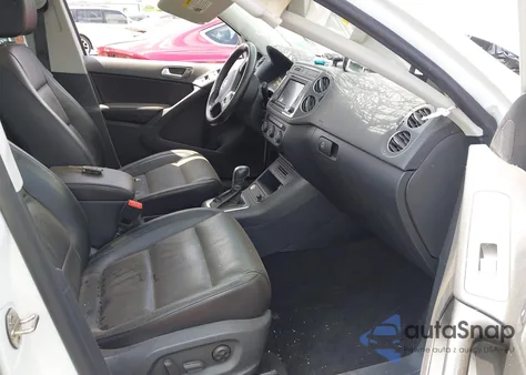 2017 Volkswagen Tiguan 2.0T Sport z USA, uszkodzony, nr VIN WVGTV7AX2HW511863